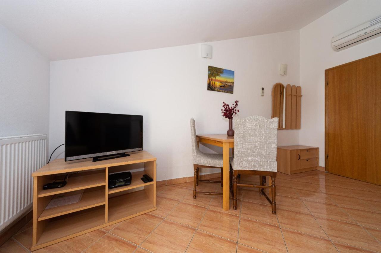 Apartments Dalmata Biograd Na Moru Extérieur photo